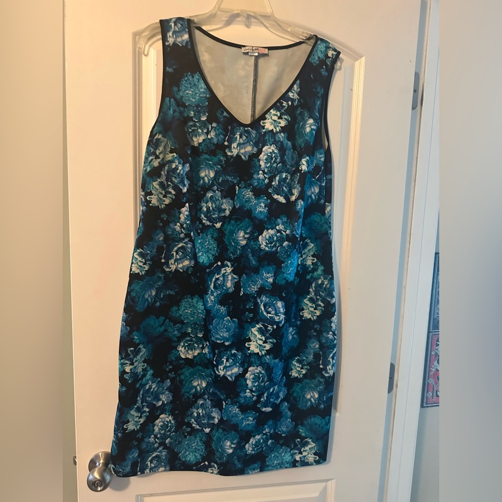 Woman’s Love Squared dress (jy85)